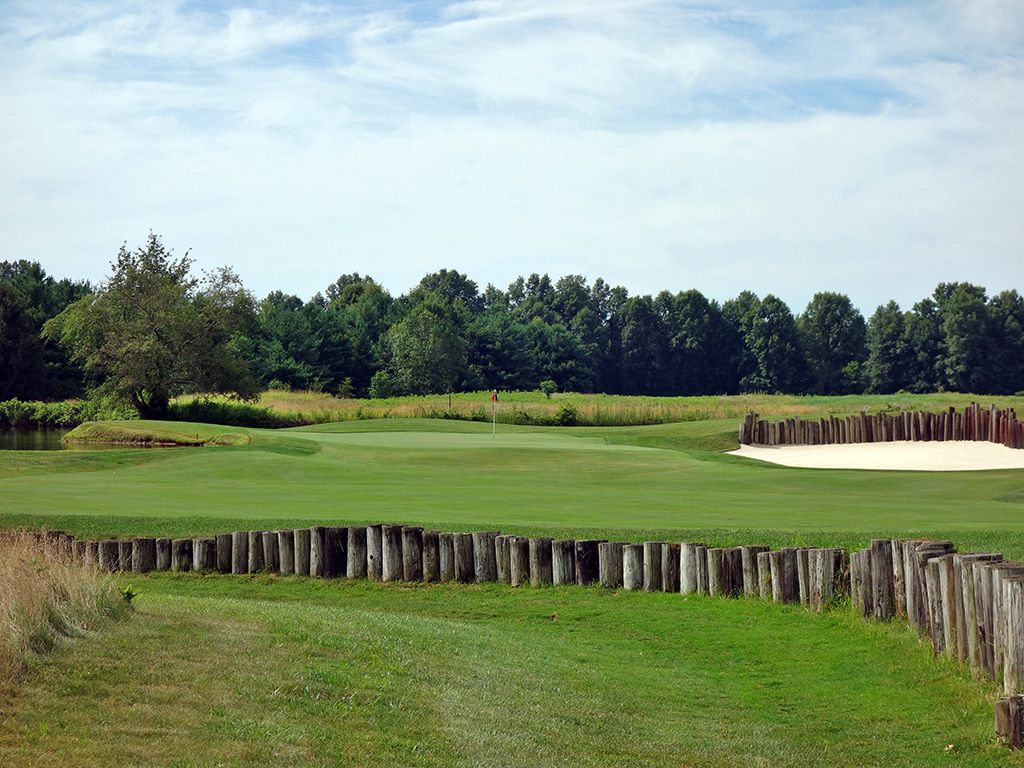 13th Hole at The Golf Club (400 Yard Par 4)